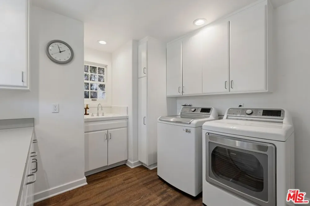 2055 Kelton Avenue Los Angeles, CA 90025
