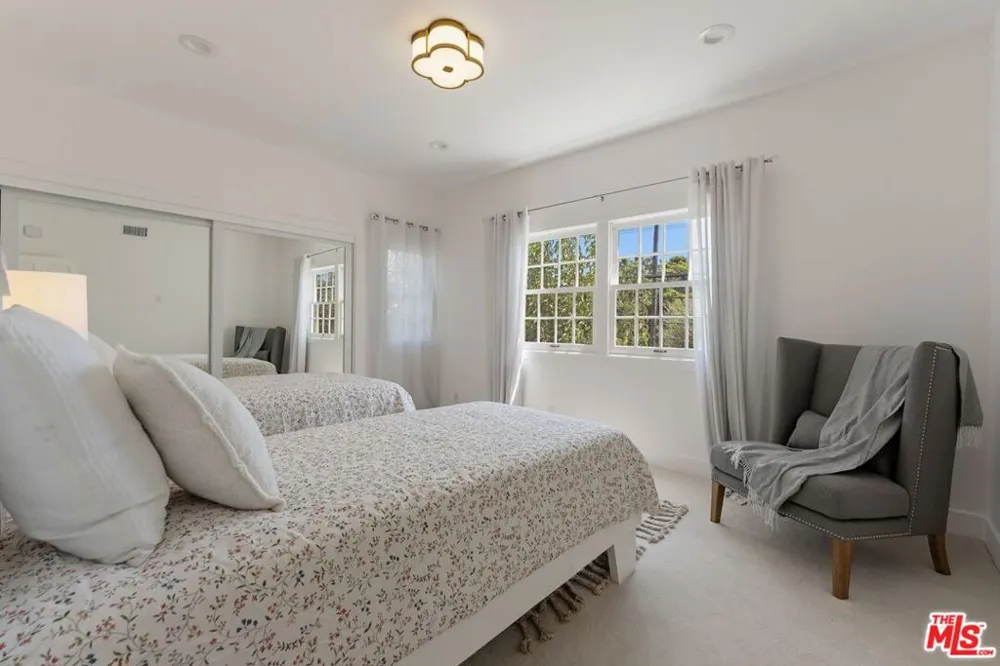 2055 Kelton Avenue Los Angeles, CA 90025