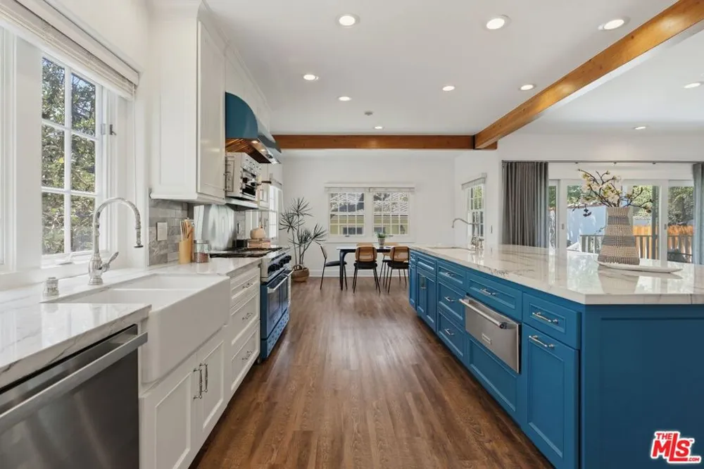 2055 Kelton Avenue Los Angeles, CA 90025