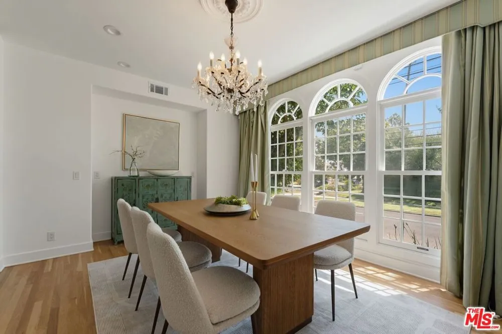 2055 Kelton Avenue Los Angeles, CA 90025
