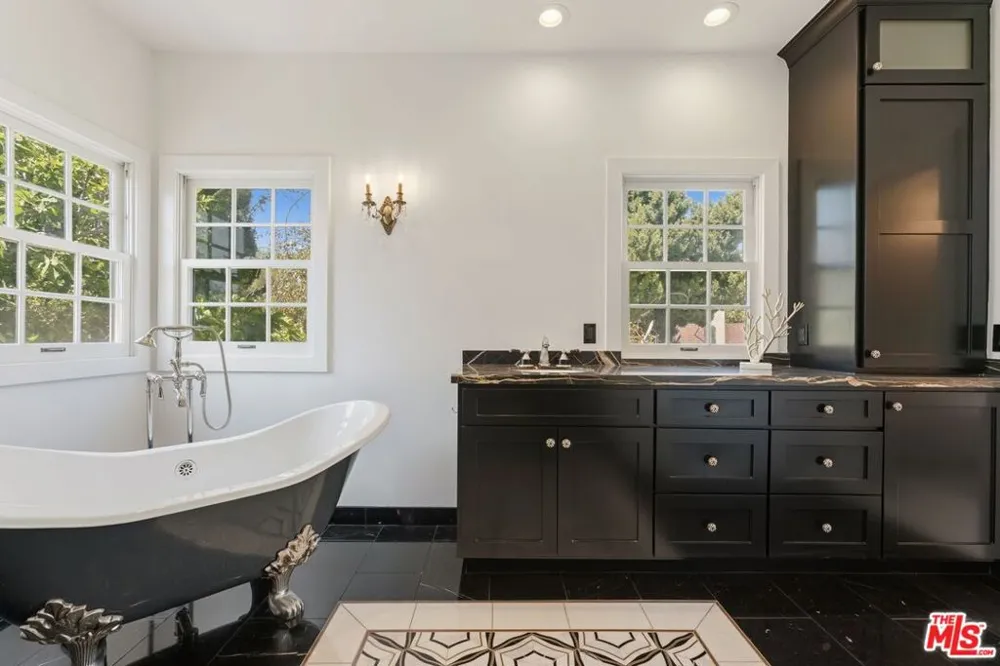 2055 Kelton Avenue Los Angeles, CA 90025