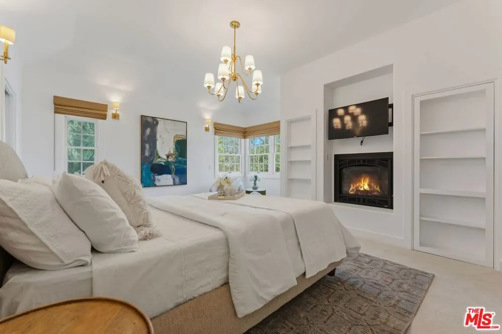 2055 Kelton Avenue Los Angeles, CA 90025