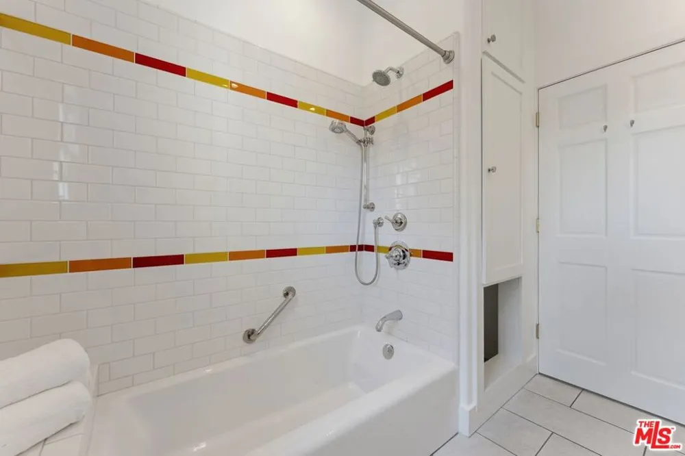 2055 Kelton Avenue Los Angeles, CA 90025