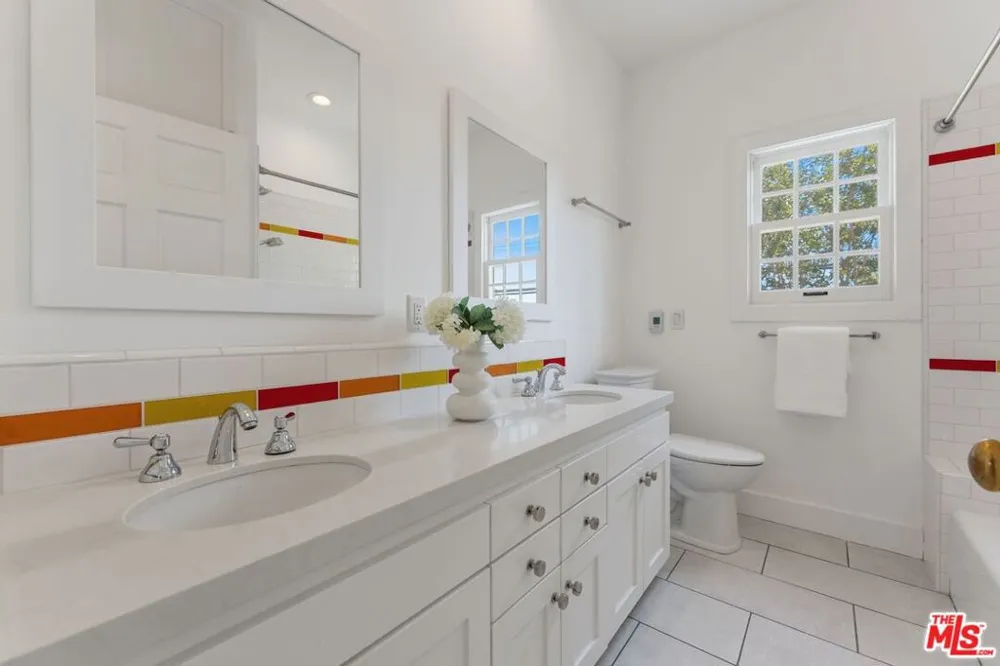 2055 Kelton Avenue Los Angeles, CA 90025