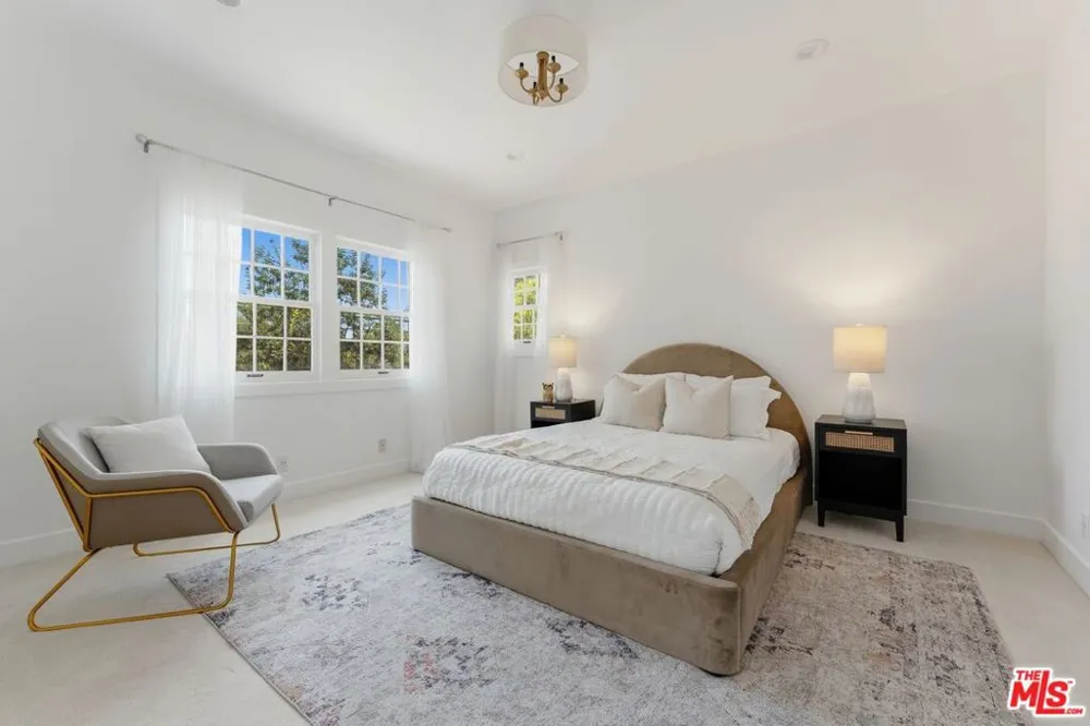 2055 Kelton Avenue Los Angeles, CA 90025