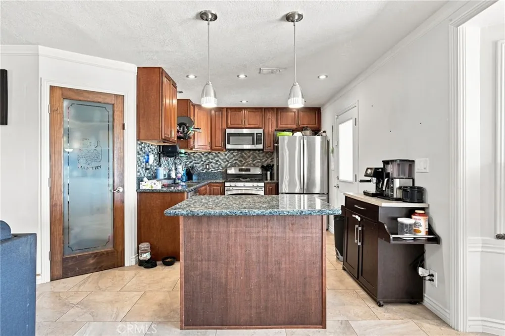 15906 Heatherdale Victorville, CA 92394