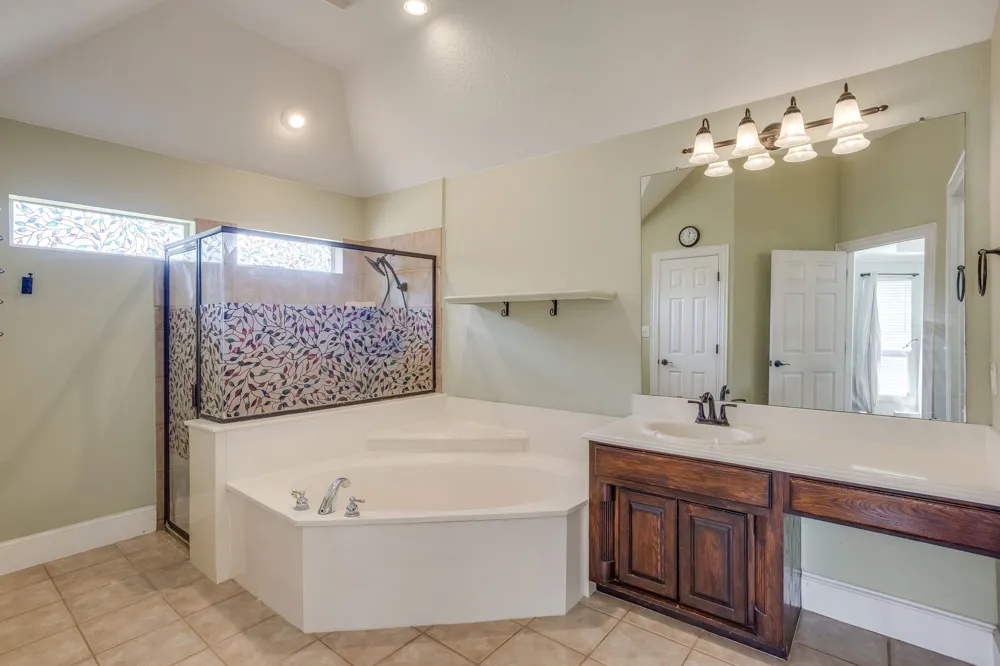 170 S Bear Creek Lane Cresson, TX 76035