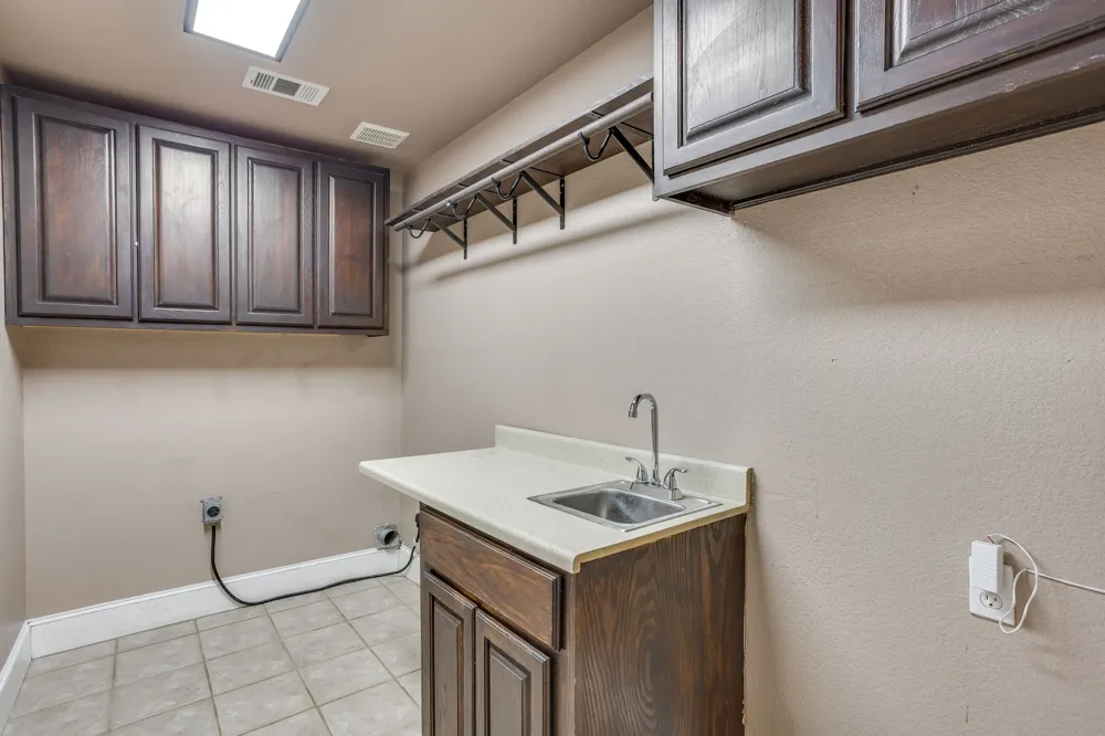 170 S Bear Creek Lane Cresson, TX 76035