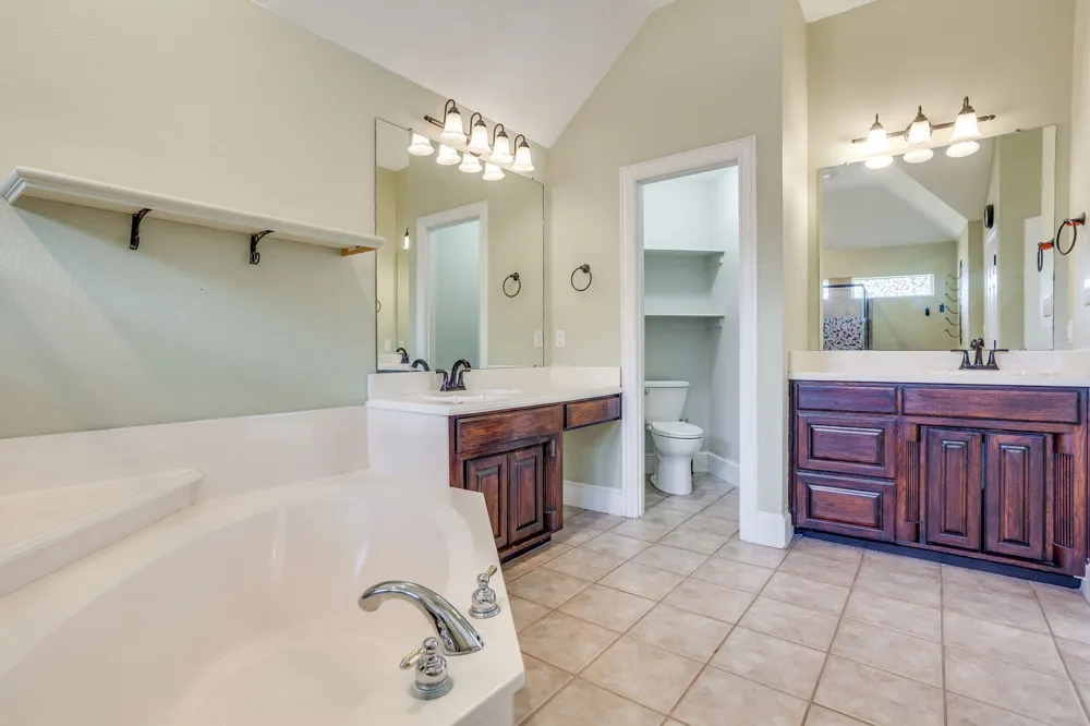 170 S Bear Creek Lane Cresson, TX 76035