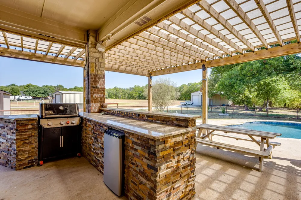 170 S Bear Creek Lane Cresson, TX 76035