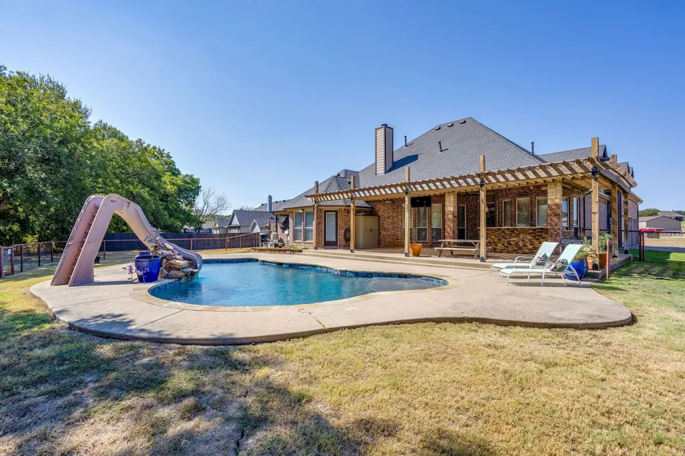 170 S Bear Creek Lane Cresson, TX 76035