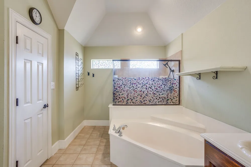 170 S Bear Creek Lane Cresson, TX 76035