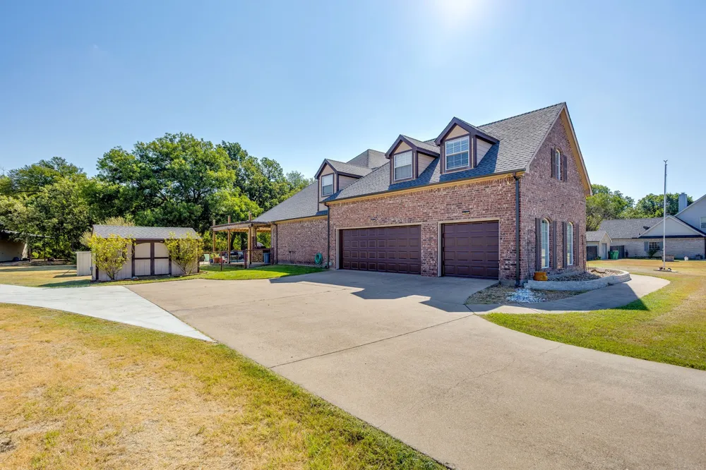 170 S Bear Creek Lane Cresson, TX 76035