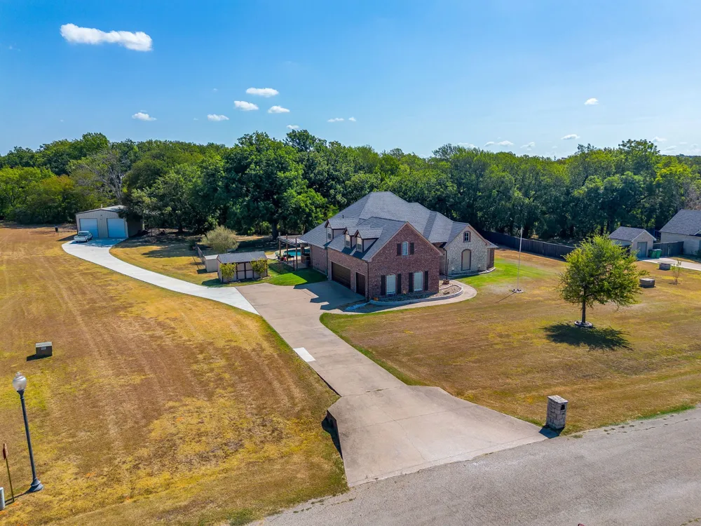 170 S Bear Creek Lane Cresson, TX 76035