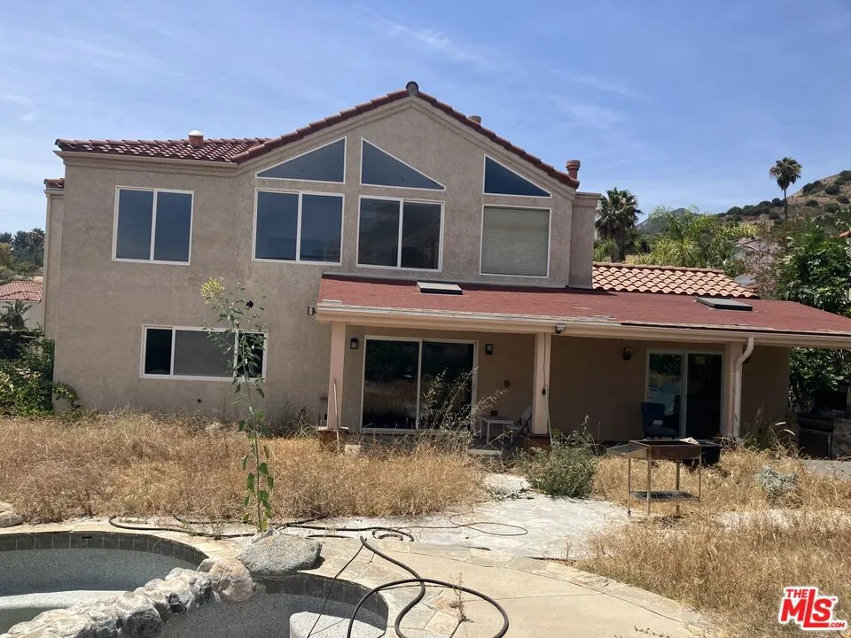 12506 Rajah Street Los Angeles, CA 91342