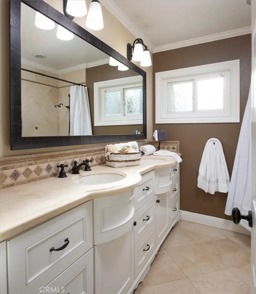 14272 Livingston Tustin, CA 92780