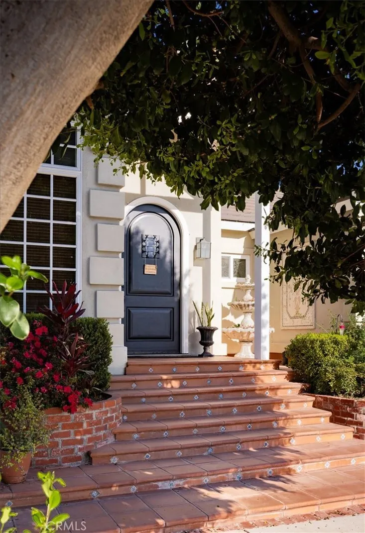 14272 Livingston Tustin, CA 92780