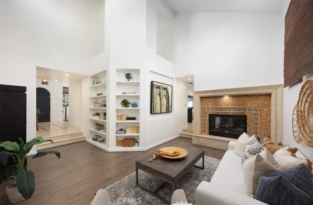 14272 Livingston Tustin, CA 92780