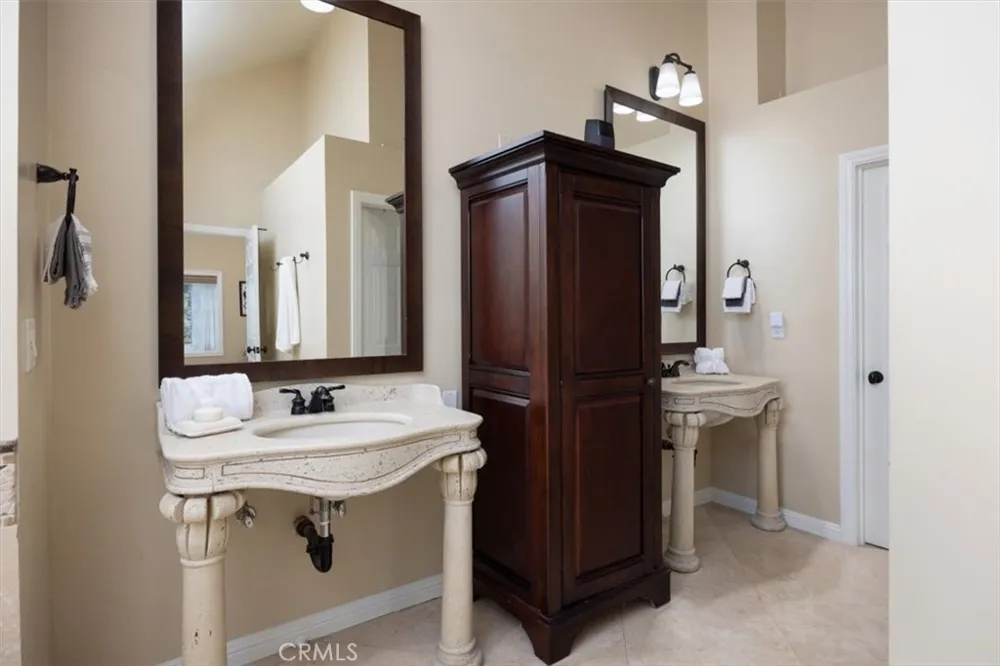 14272 Livingston Tustin, CA 92780