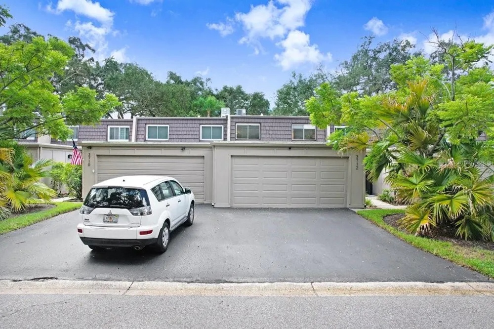 3712 CARROLLBROOK ROAD #3712 Tampa, FL 33618