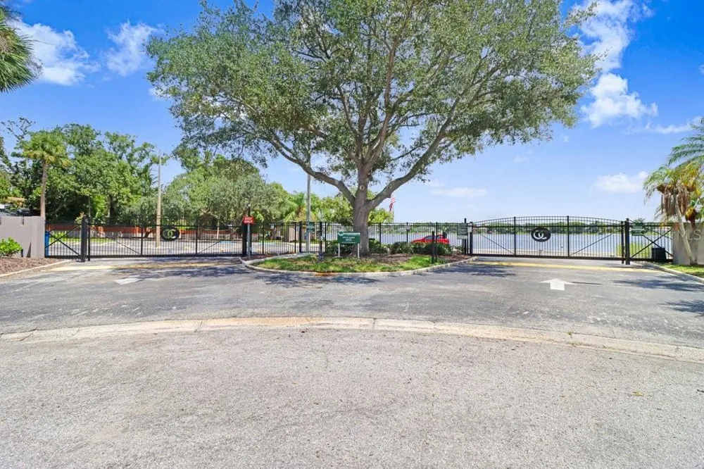 3712 CARROLLBROOK ROAD #3712 Tampa, FL 33618