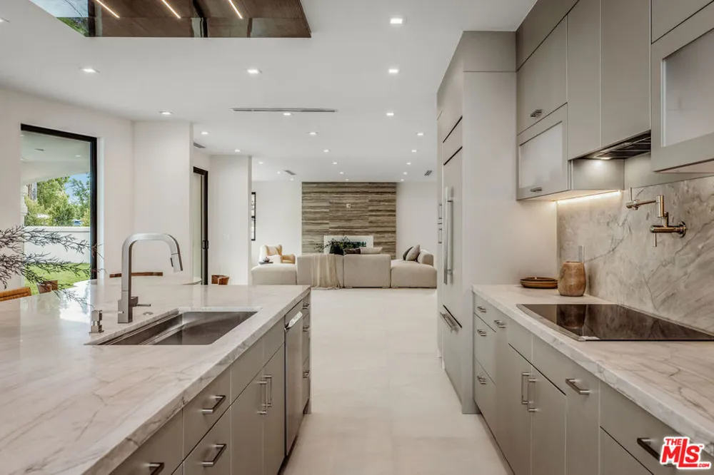 25532 Gaylord Court Calabasas, CA 91302