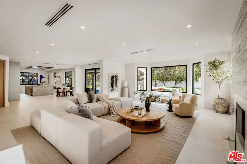 25532 Gaylord Court Calabasas, CA 91302