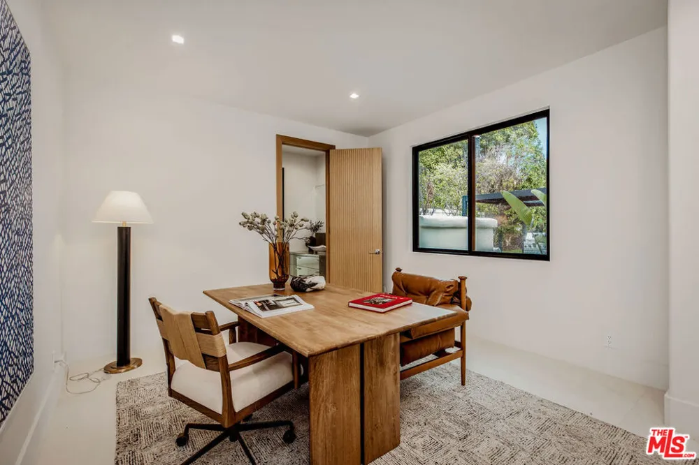 25532 Gaylord Court Calabasas, CA 91302