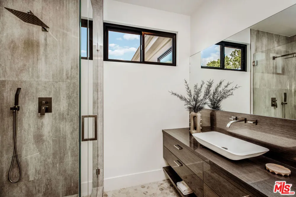 25532 Gaylord Court Calabasas, CA 91302