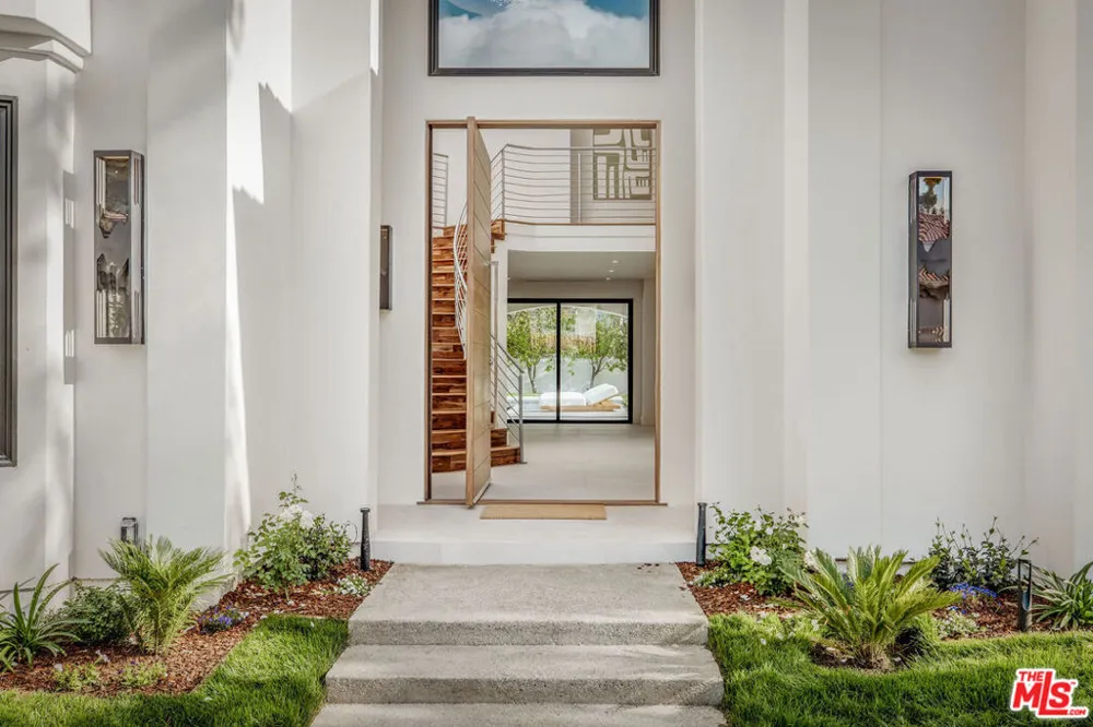 25532 Gaylord Court Calabasas, CA 91302