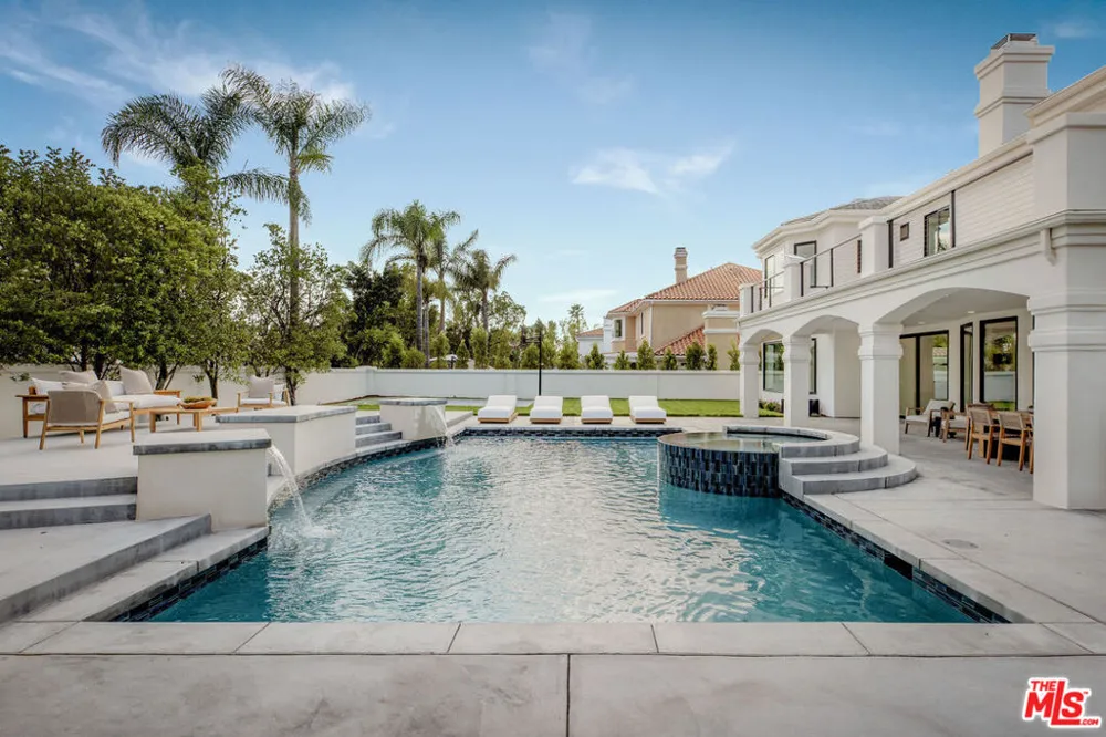 25532 Gaylord Court Calabasas, CA 91302