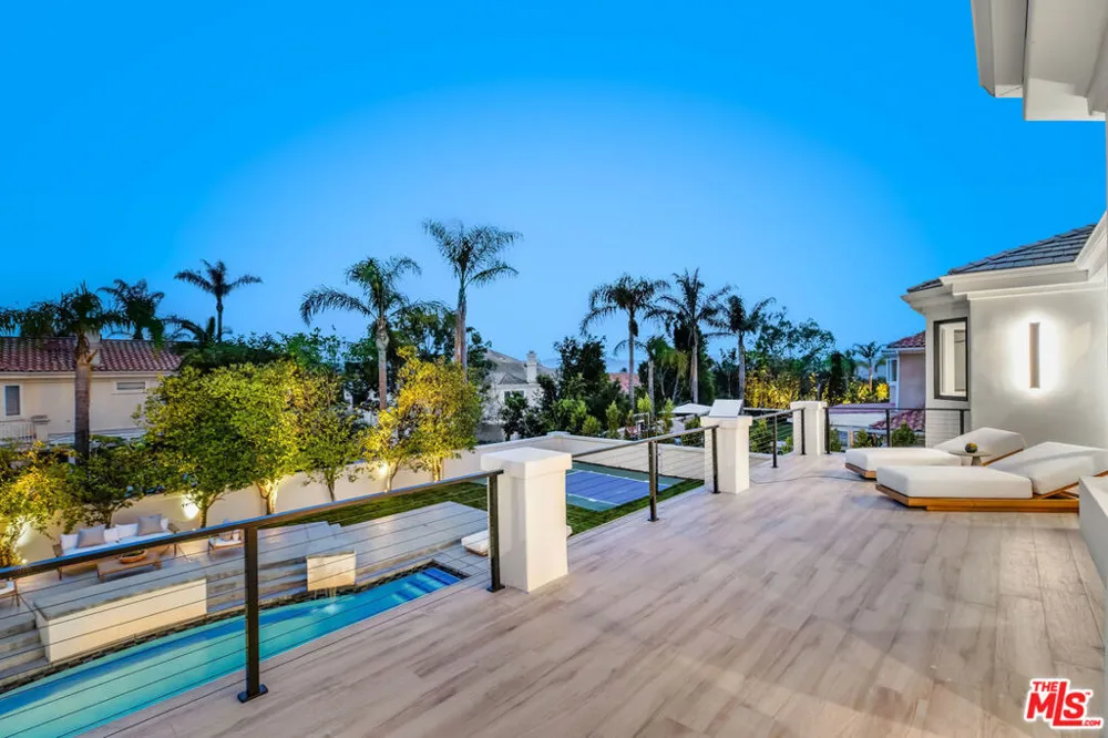 25532 Gaylord Court Calabasas, CA 91302