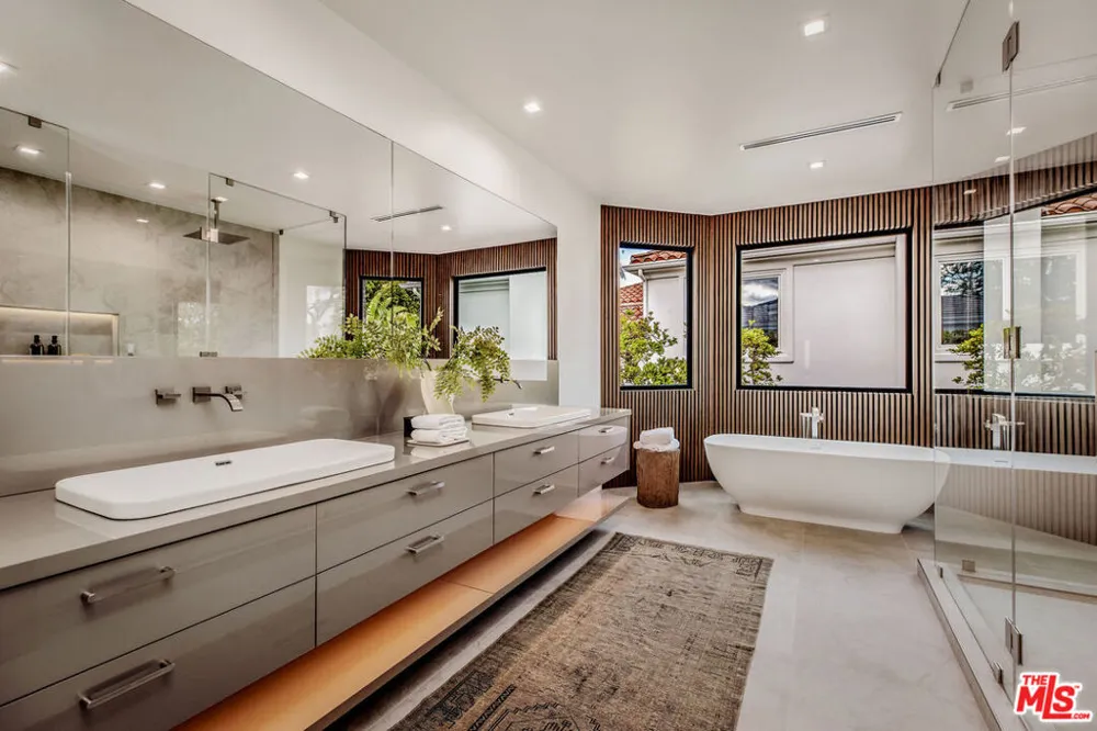 25532 Gaylord Court Calabasas, CA 91302