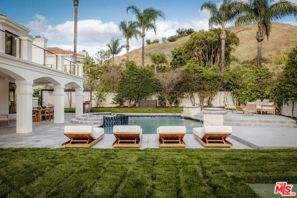 25532 Gaylord Court Calabasas, CA 91302