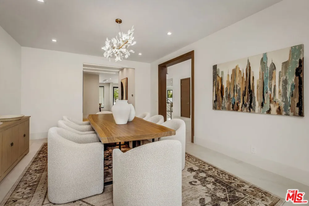 25532 Gaylord Court Calabasas, CA 91302