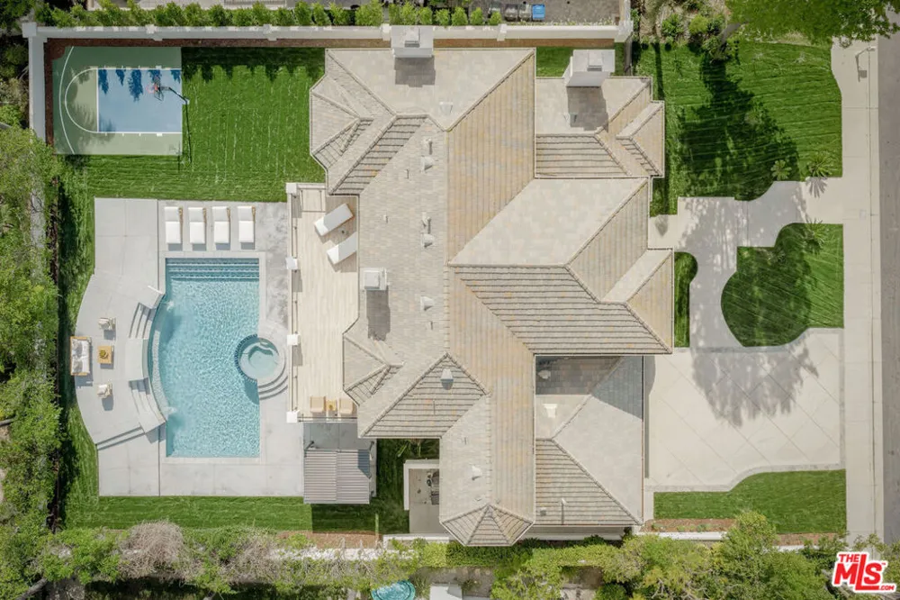 25532 Gaylord Court Calabasas, CA 91302