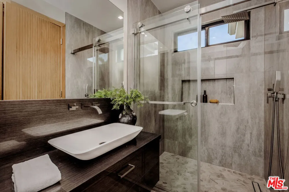 25532 Gaylord Court Calabasas, CA 91302
