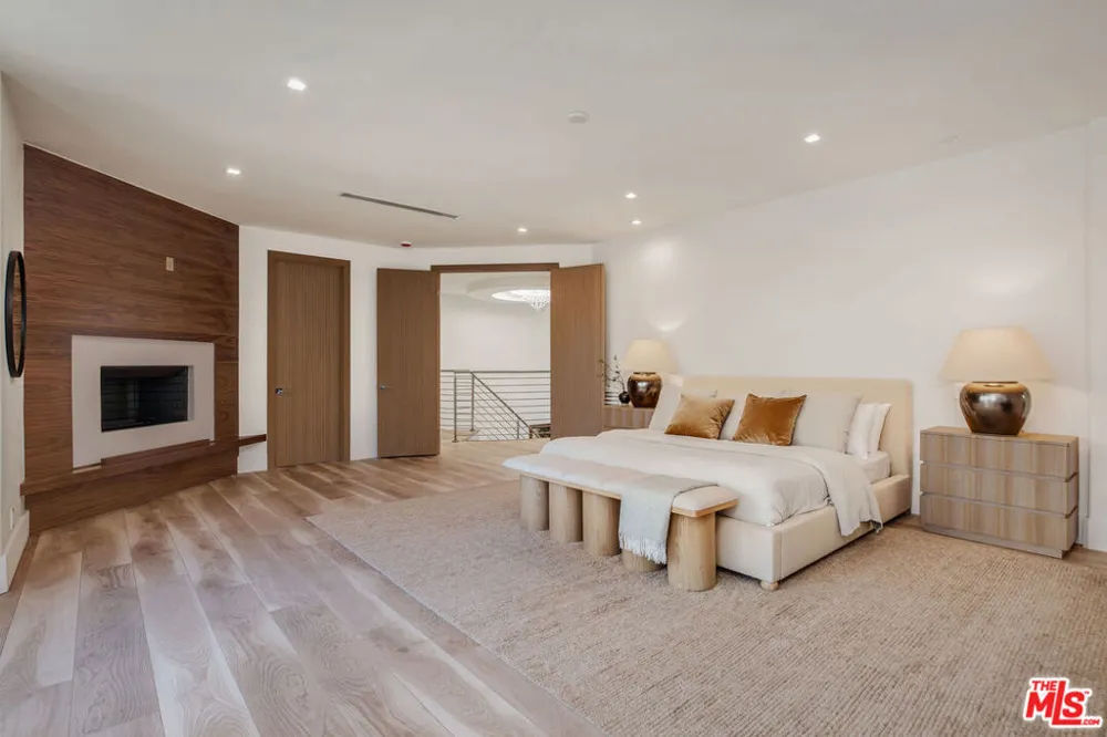 25532 Gaylord Court Calabasas, CA 91302