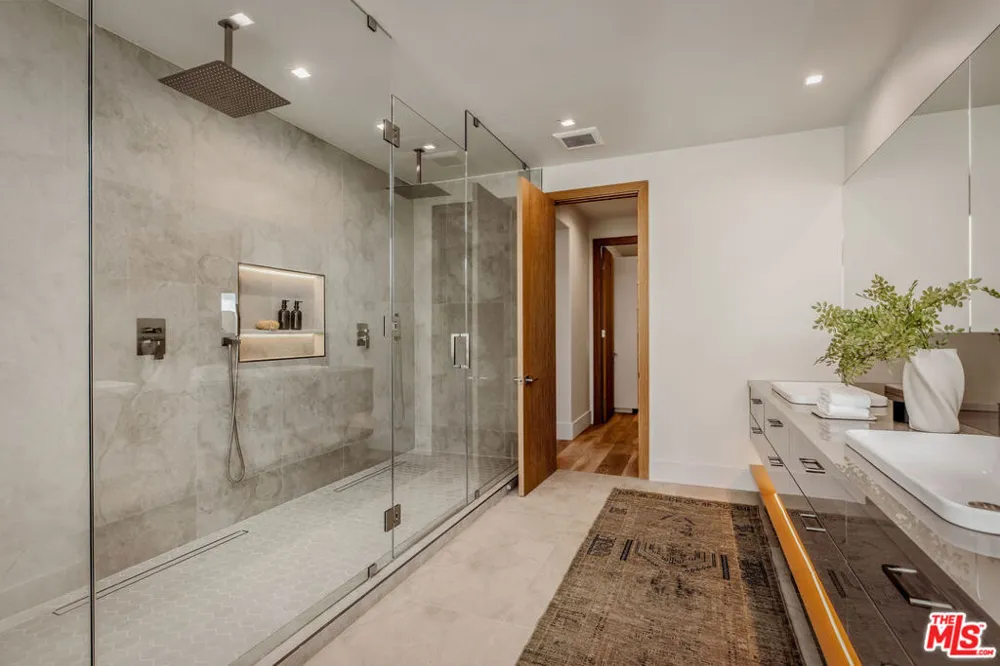 25532 Gaylord Court Calabasas, CA 91302