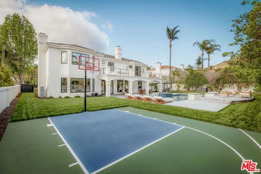 25532 Gaylord Court Calabasas, CA 91302