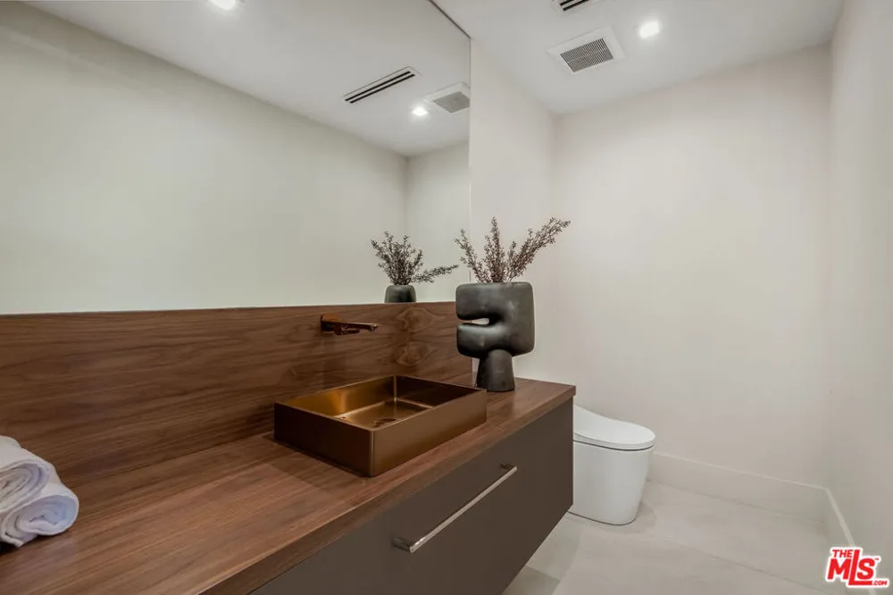 25532 Gaylord Court Calabasas, CA 91302