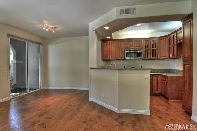 903 Maplewood Irvine, CA 92618