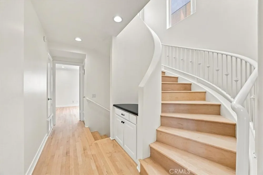 137 Lyndon Street Hermosa Beach, CA 90254