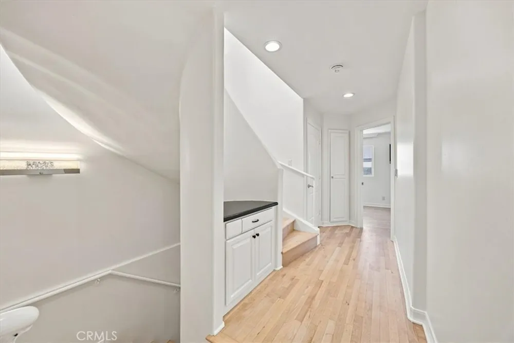 137 Lyndon Street Hermosa Beach, CA 90254