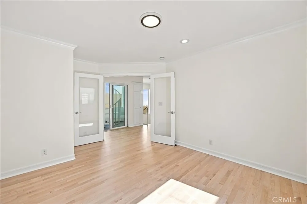 137 Lyndon Street Hermosa Beach, CA 90254