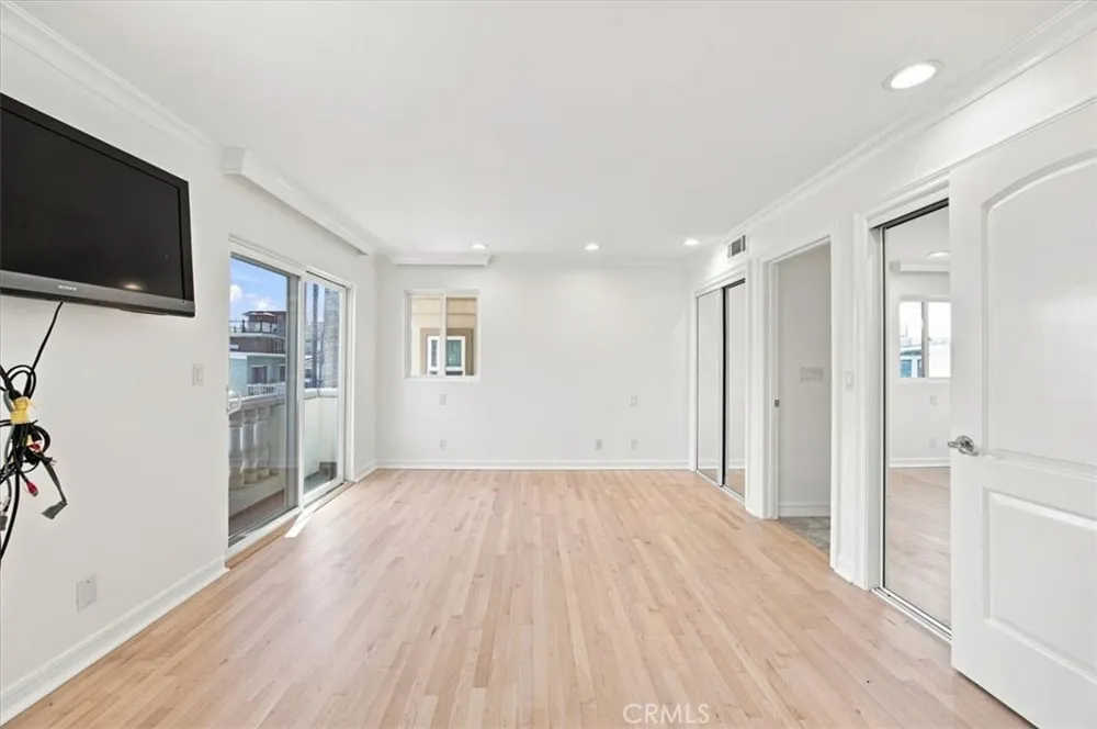 137 Lyndon Street Hermosa Beach, CA 90254