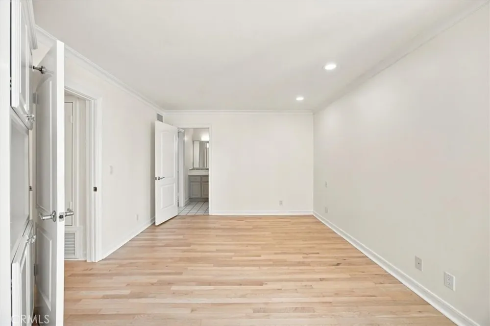 137 Lyndon Street Hermosa Beach, CA 90254