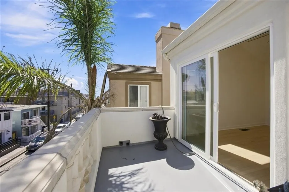137 Lyndon Street Hermosa Beach, CA 90254