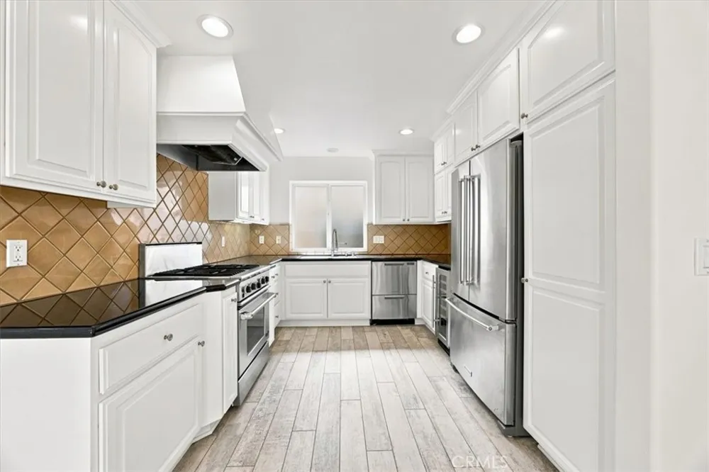137 Lyndon Street Hermosa Beach, CA 90254