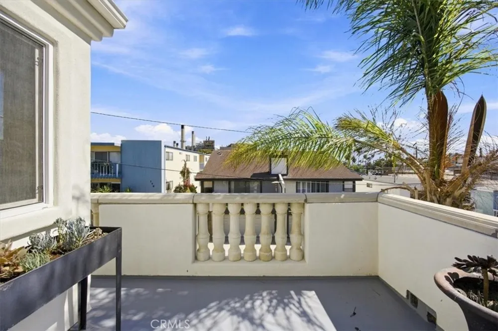 137 Lyndon Street Hermosa Beach, CA 90254
